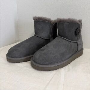 Ugg Mini Bailey button boots gray size 8